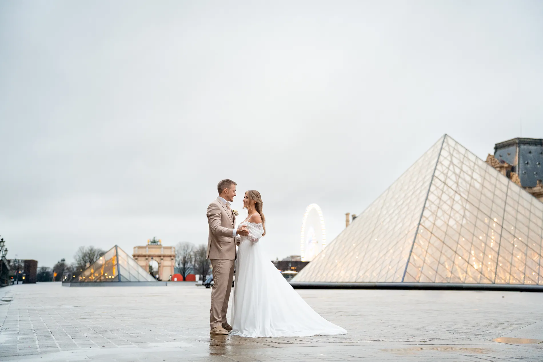 Couple photoshoot in Paris — Romance in Paris