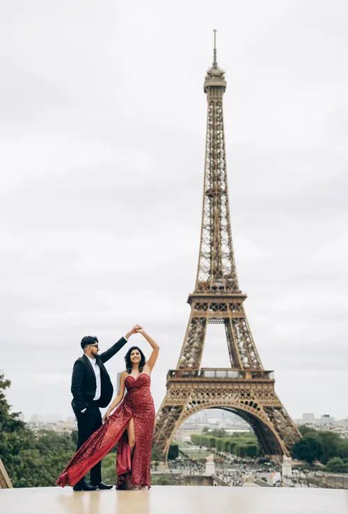 Couple photoshoot in Paris — Romance in Paris