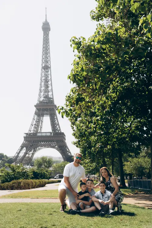 Family photoshoot in Paris — Romance in Paris