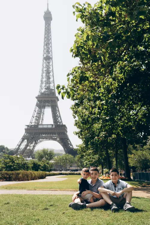 Family photoshoot in Paris — Romance in Paris