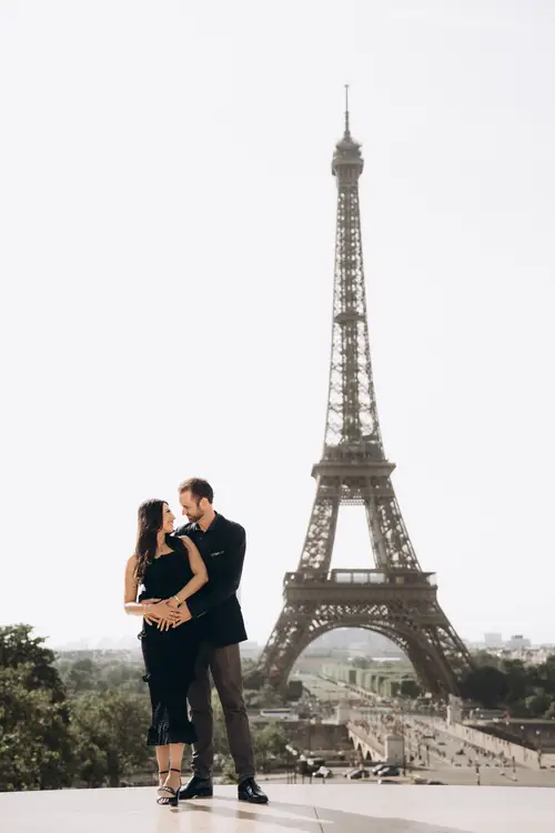 Couple photoshoot in Paris — Romance in Paris