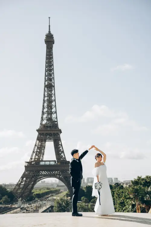 Couple photoshoot in Paris — Romance in Paris