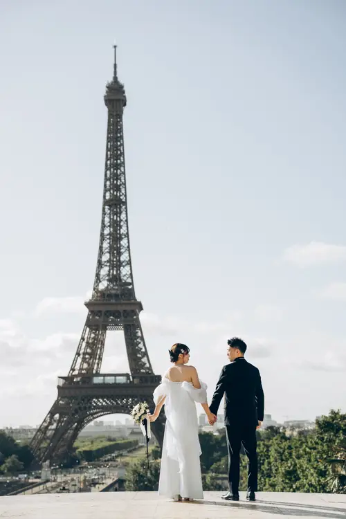 Couple photoshoot in Paris — Romance in Paris