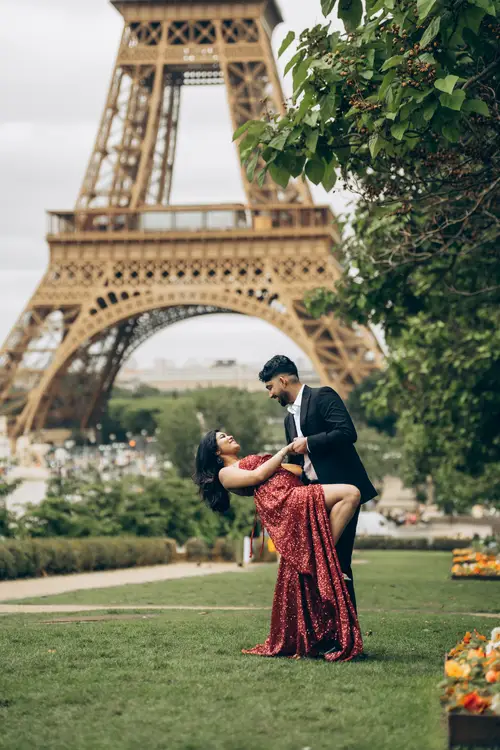 Couple photoshoot in Paris — Romance in Paris
