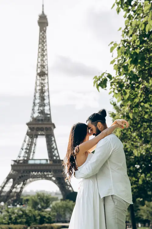 Couple photoshoot in Paris — Romance in Paris